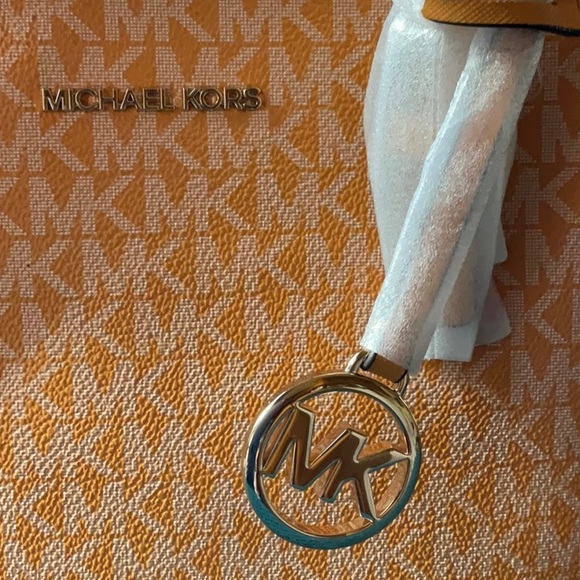 🌞  MICHAEL  KORS JET SET TRAVEL LOGO TOTE BAG 🌞 NWT 🌞 - Picture 9 of 16